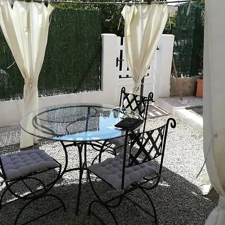 Grand F2 60 M2 Entre Terre Et Mer.proche D'ajaccio * Bains de Caldaniccia
